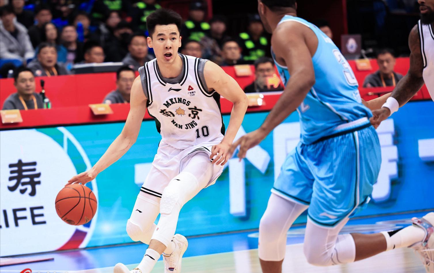 开云体育app-CBA球员进步榜！广东旧将第一，山西两人入选，韩德君接班人第三