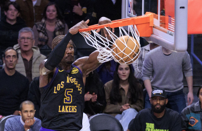 开云体育官网-35胜1负,湖人赢球定律诞生,神射手和双塔齐爆发,老詹创纪录|詹姆斯|奇才|勒布朗·詹姆斯|NBA常规赛|勒布朗-詹姆斯_新浪体育_新浪新闻