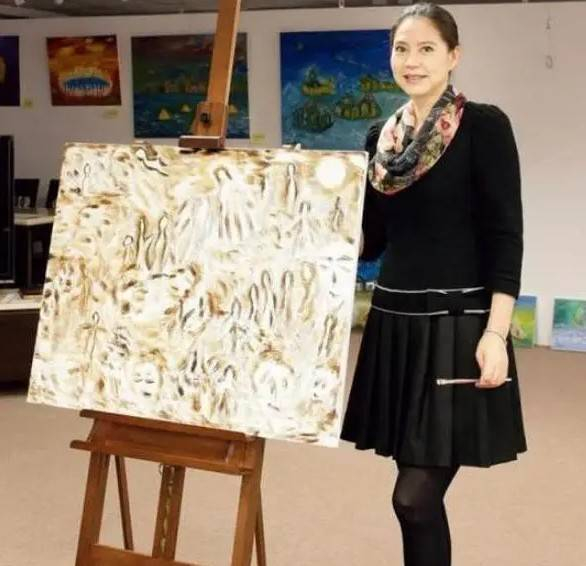 开云体育官网-她是中国体坛叛徒,赴美比赛却临阵脱逃入美籍,如今高调回国捞金|胡娜|网球|美国|画展|大义_新浪体育_新浪新闻